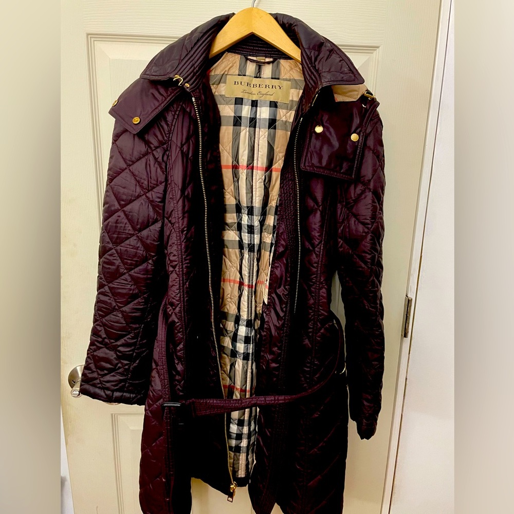 Burberry quilted light jacket in burgundy, lightly worn